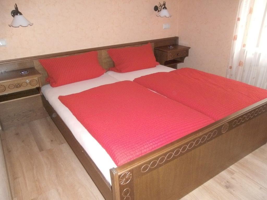 Maring-Noviand Pension Waldfrieden חדר תמונה