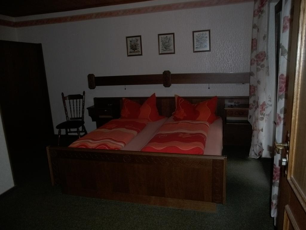 Maring-Noviand Pension Waldfrieden חדר תמונה