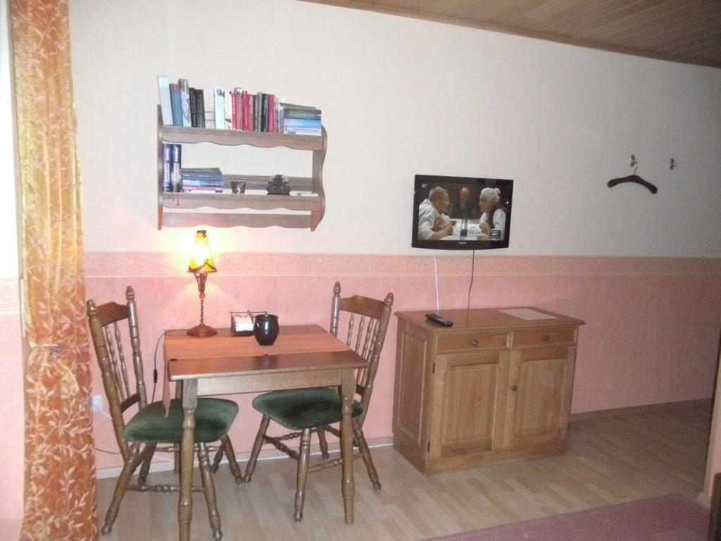 Maring-Noviand Pension Waldfrieden חדר תמונה