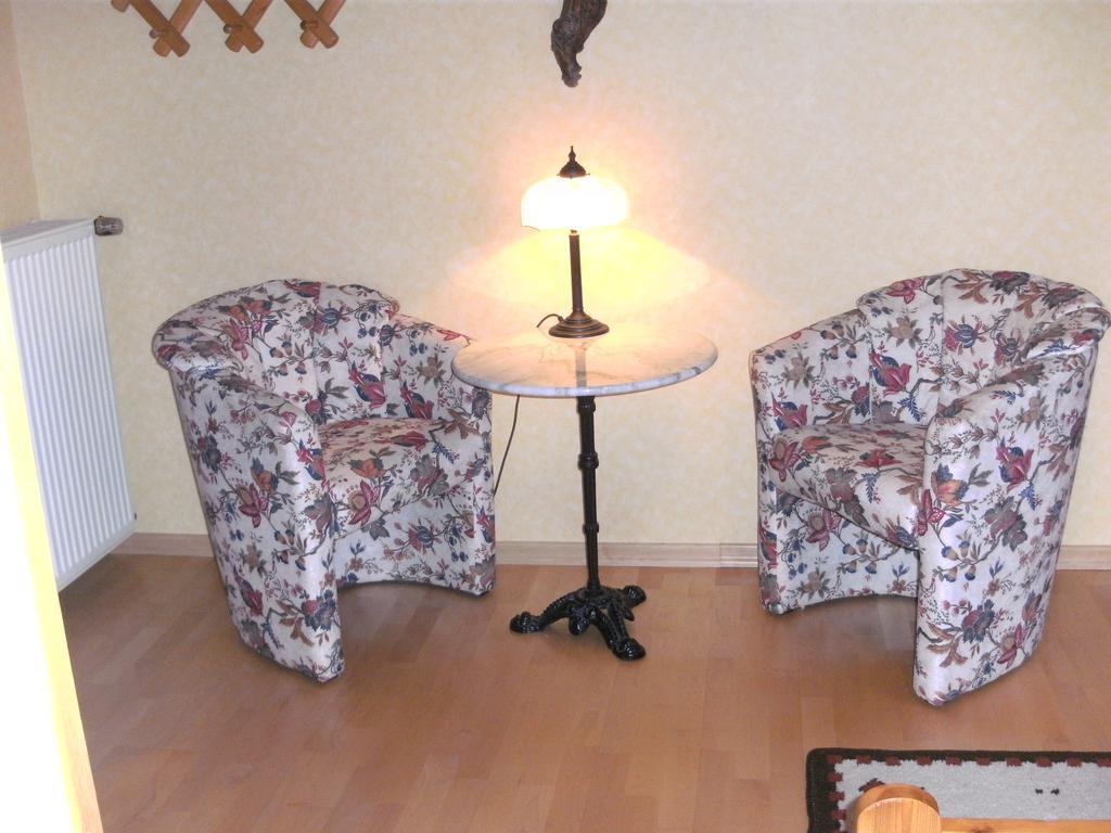 Maring-Noviand Pension Waldfrieden מראה חיצוני תמונה