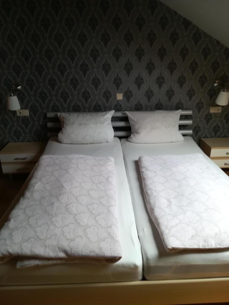 Maring-Noviand Pension Waldfrieden מראה חיצוני תמונה